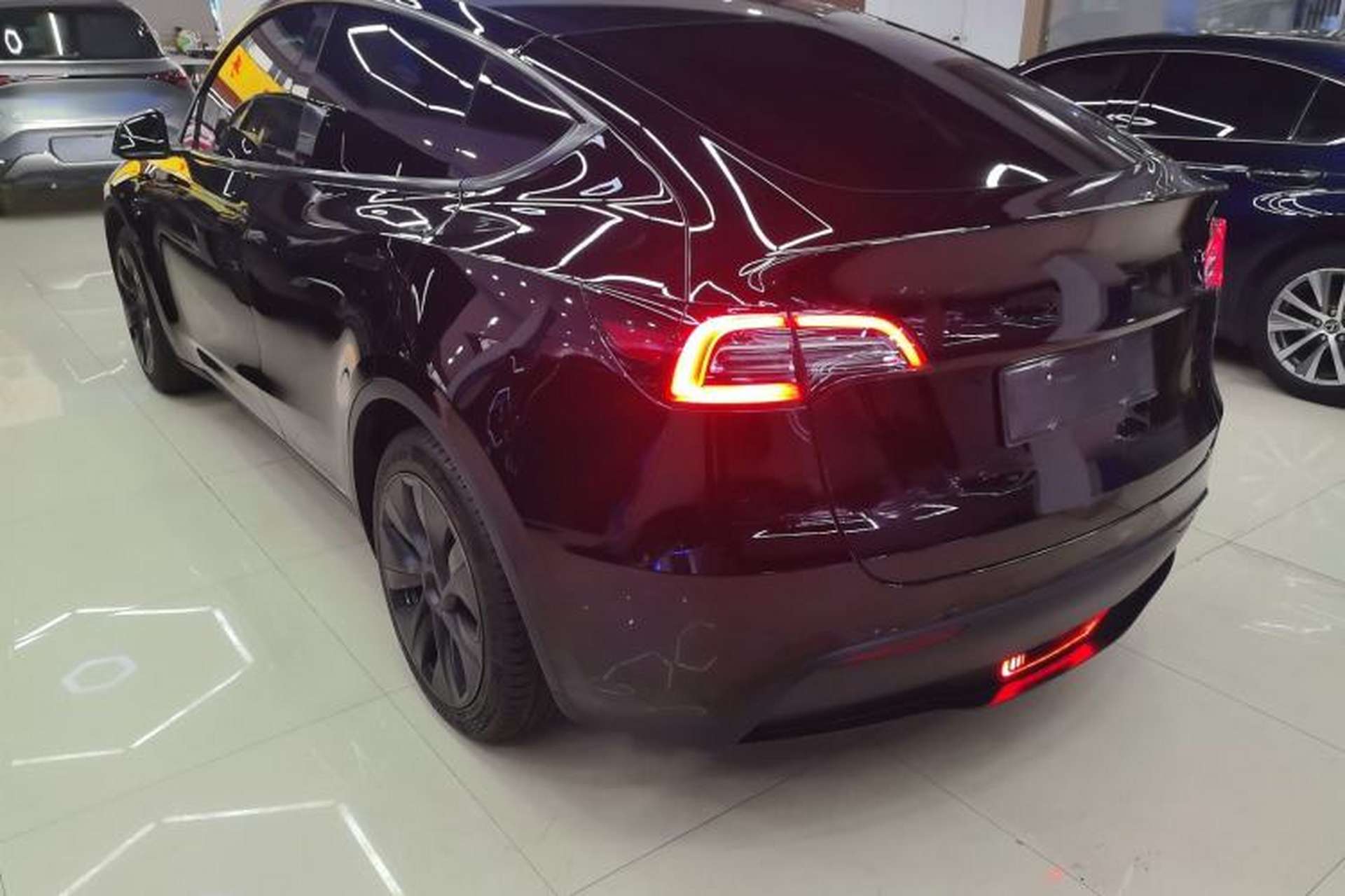 Used Tesla Model Y 2023 Rear-Wheel-Drive Version Rear Left 45 Deg
