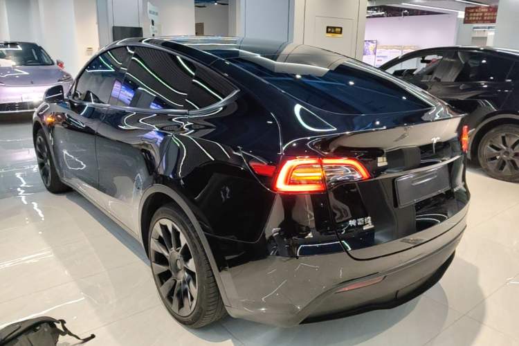 Used Tesla Model Y 2023 Rear-Wheel-Drive Version Rear Left 45 Deg