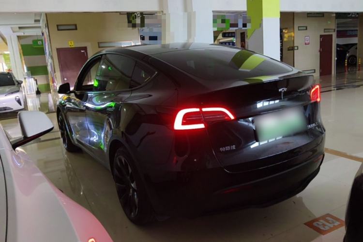 Used Tesla Model Y 2023 Rear-Wheel-Drive Version Rear Left 45 Deg