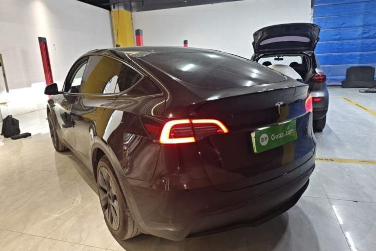Used Tesla Model Y 2023 Rear-Wheel-Drive Version Rear Left 45 Deg
