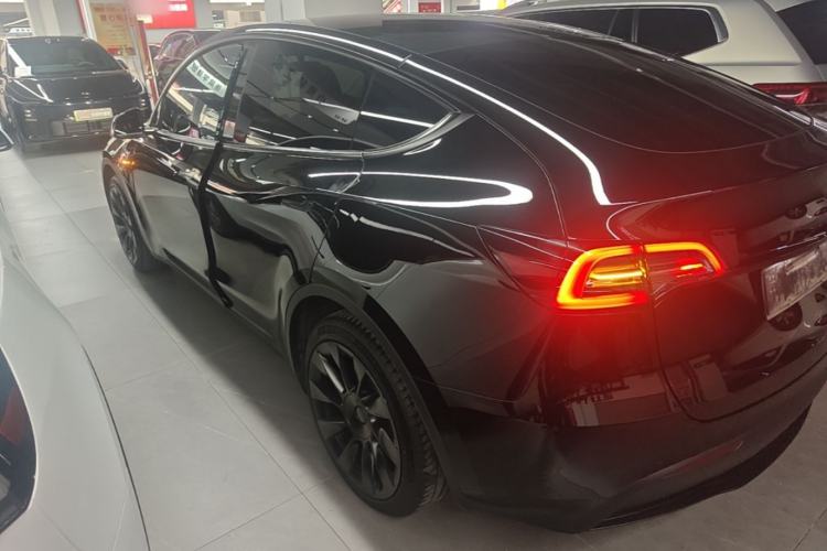 Used Tesla Model Y 2023 Long-Range All-Wheel-Drive Version Rear Left 45 Deg