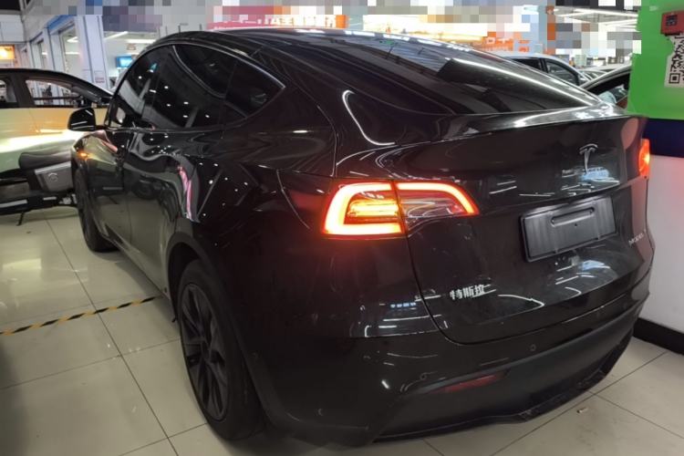 Used Tesla Model Y 2023 Rear-Wheel-Drive Version Rear Left 45 Deg