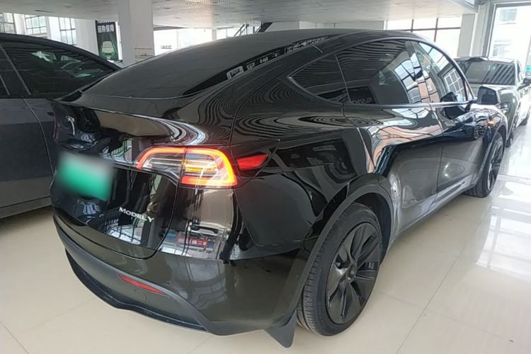 Used Tesla Model Y 2023 Rear-Wheel-Drive Version Rear Right 45 Deg