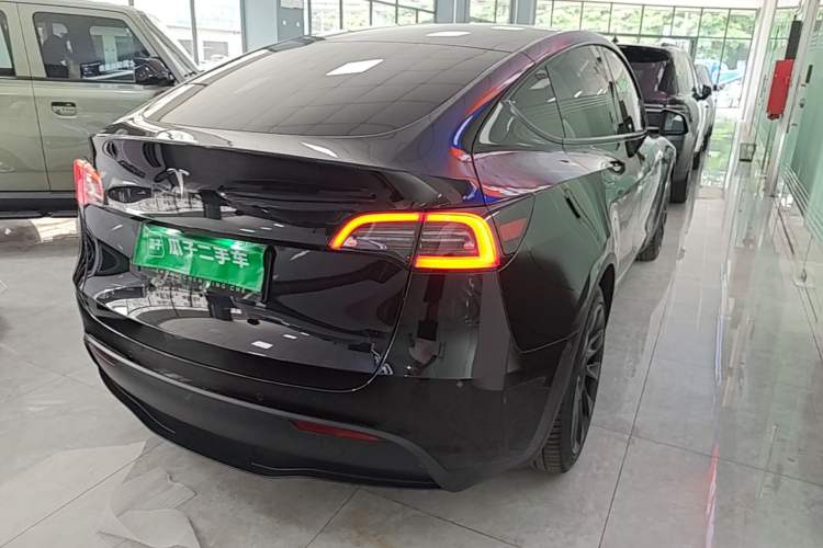 Used Tesla Model Y 2023 Rear-Wheel-Drive Version Rear Right 45 Deg