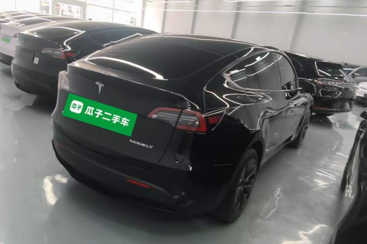 Used Tesla Model Y 2023 Rear-Wheel-Drive Version Rear Right 45 Deg