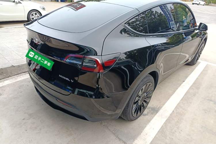 Used Tesla Model Y 2023 Rear-Wheel-Drive Version Rear Right 45 Deg