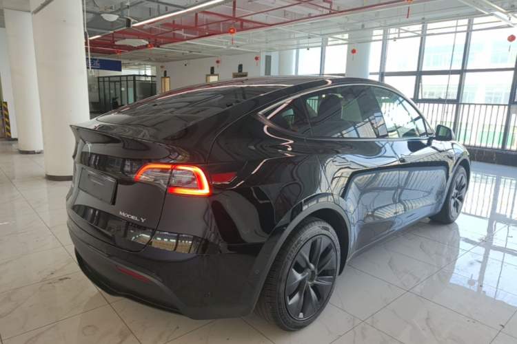 Used Tesla Model Y 2023 Rear-Wheel-Drive Version Rear Right 45 Deg