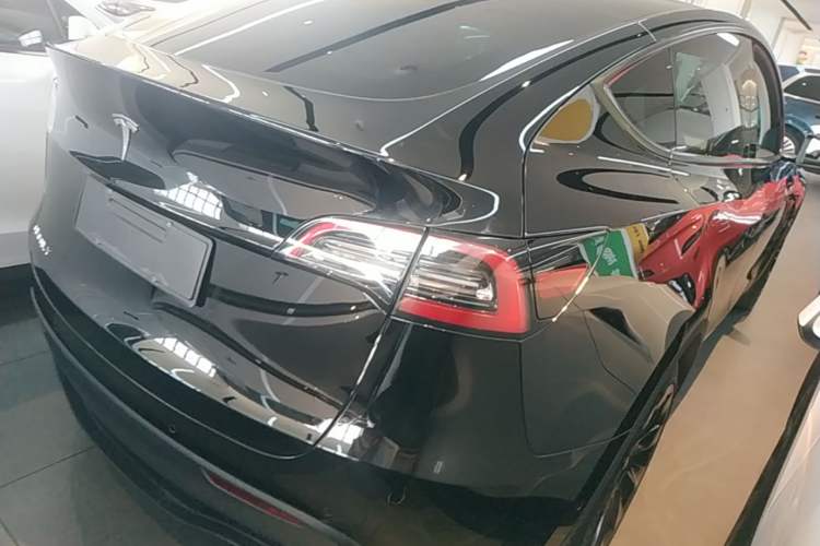 Used Tesla Model Y 2023 Rear-Wheel-Drive Version Rear Right 45 Deg
