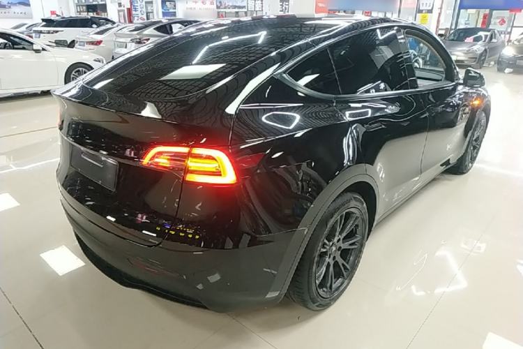 Used Tesla Model Y 2023 Rear-Wheel-Drive Version Rear Right 45 Deg