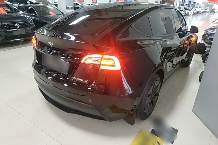 Used Tesla Model Y 2023 Rear-Wheel-Drive Version Rear Right 45 Deg