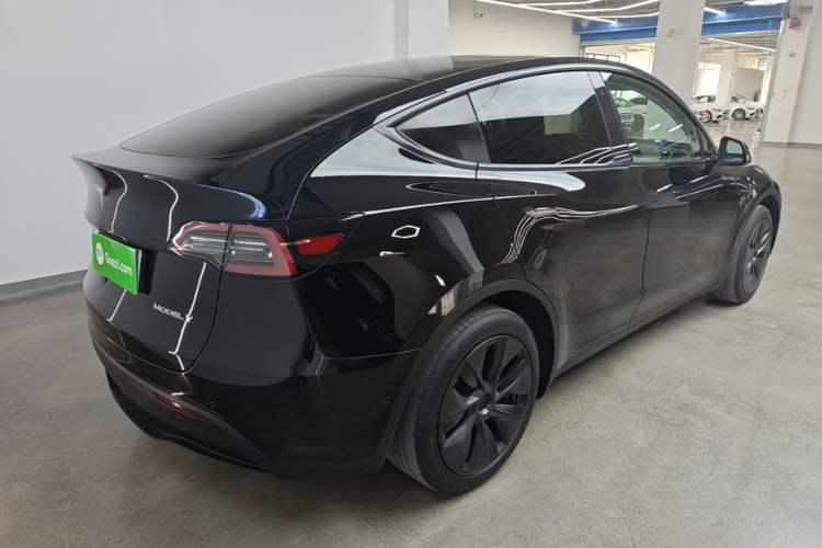 Used Tesla Model Y 2023 Rear-Wheel-Drive Version Rear Right 45 Deg