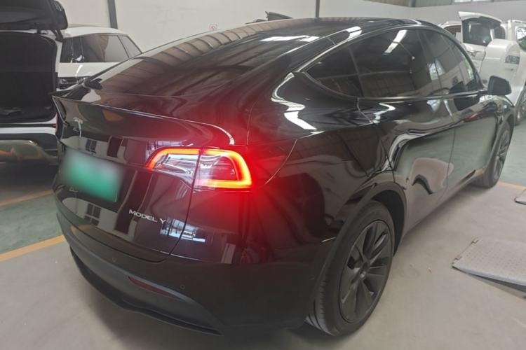 Used Tesla Model Y 2023 Rear-Wheel-Drive Version Rear Right 45 Deg