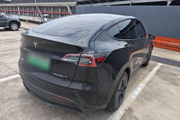 Used Tesla Model Y 2023 Rear-Wheel-Drive Version Rear Right 45 Deg
