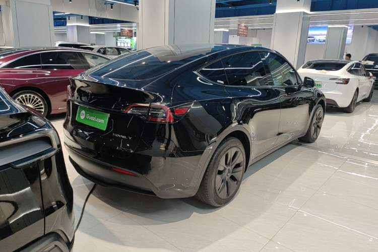 Used Tesla Model Y 2023 Rear-Wheel-Drive Version Rear Right 45 Deg