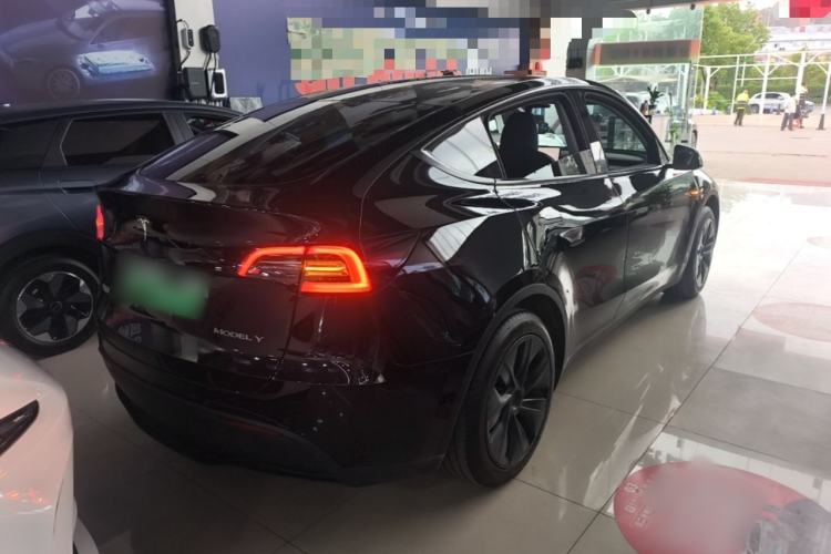 Used Tesla Model Y 2023 Rear-Wheel-Drive Version Rear Right 45 Deg