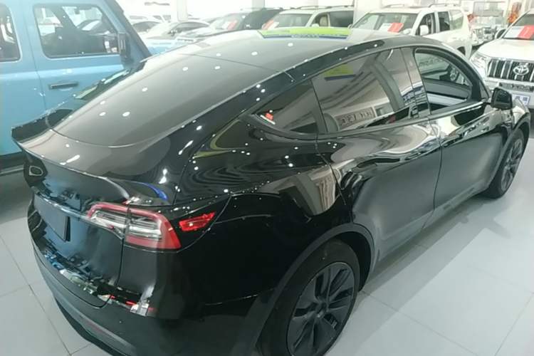 Used Tesla Model Y 2023 Rear-Wheel-Drive Version Rear Right 45 Deg