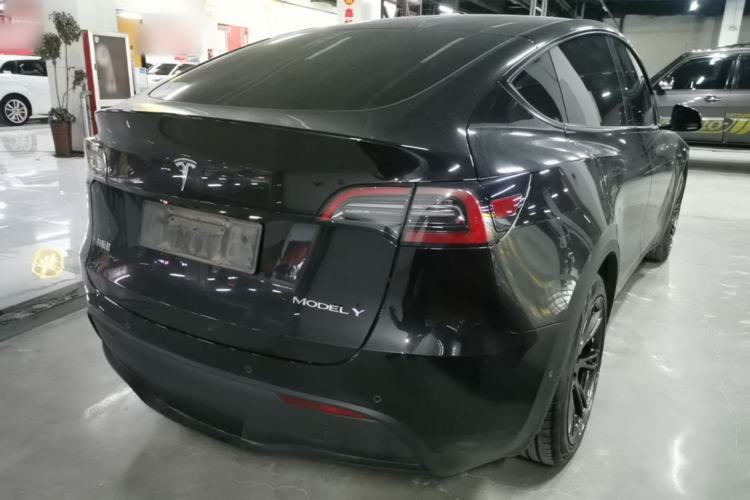 Used Tesla Model Y 2023 Rear-Wheel-Drive Version Rear Right 45 Deg