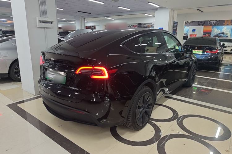 Used Tesla Model Y 2023 Rear-Wheel-Drive Version Rear Right 45 Deg