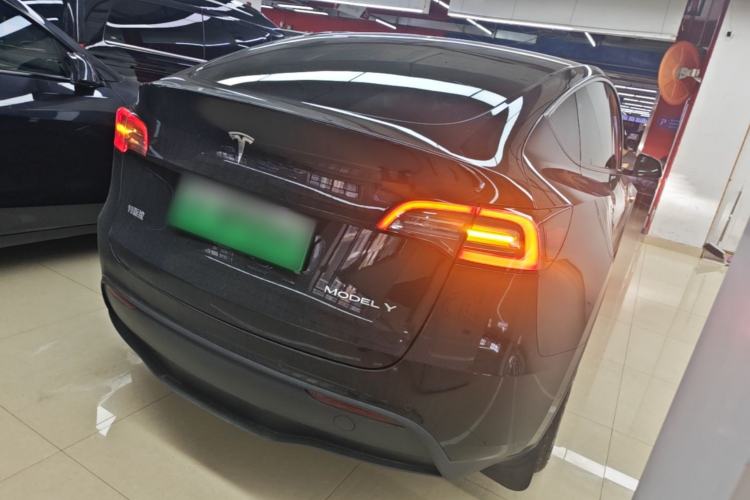 Used Tesla Model Y 2023 Rear-Wheel-Drive Version Rear Right 45 Deg