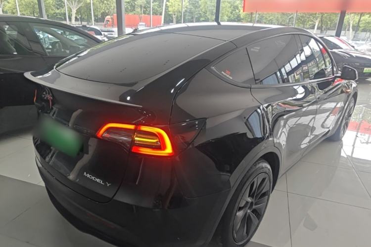 Used Tesla Model Y 2023 Rear-Wheel-Drive Version Rear Right 45 Deg
