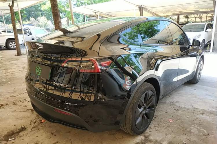 Used Tesla Model Y 2023 Rear-Wheel-Drive Version Rear Right 45 Deg