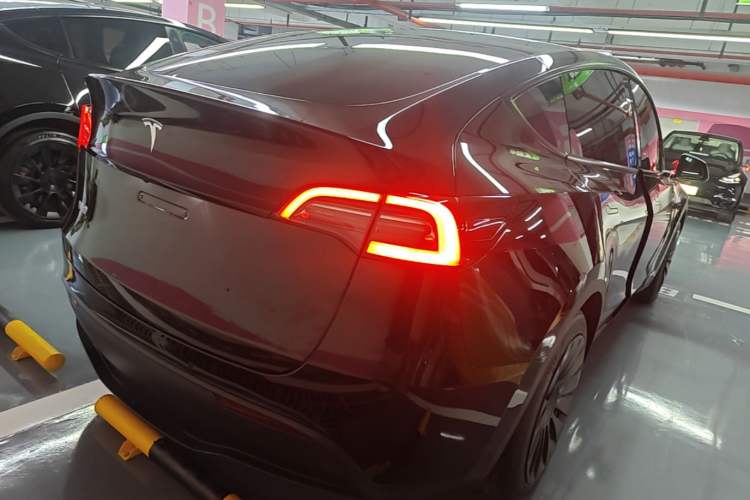 Used Tesla Model Y 2023 Rear-Wheel-Drive Version Rear Right 45 Deg