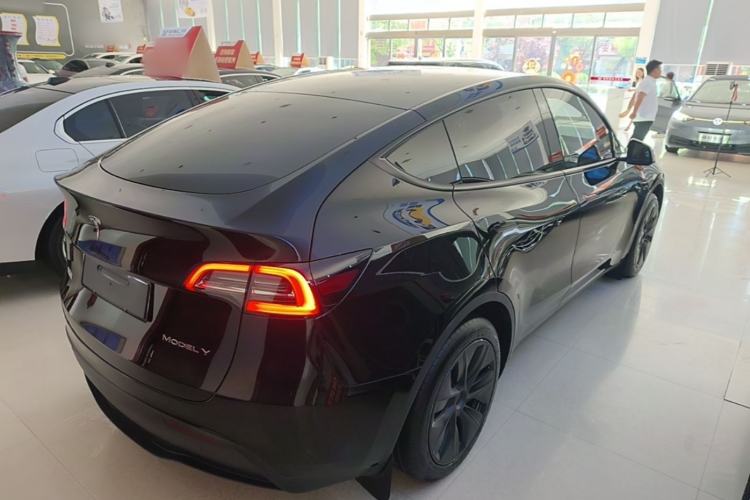 Used Tesla Model Y 2023 Rear-Wheel-Drive Version Rear Right 45 Deg