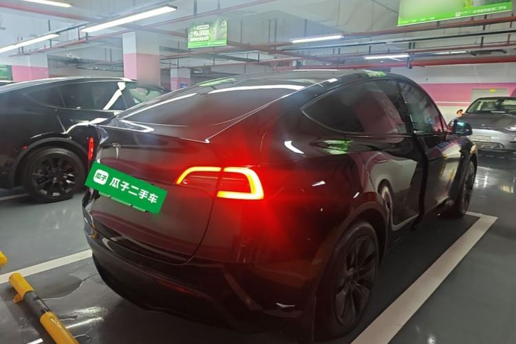 Used Tesla Model Y 2023 Rear-Wheel-Drive Version Rear Right 45 Deg