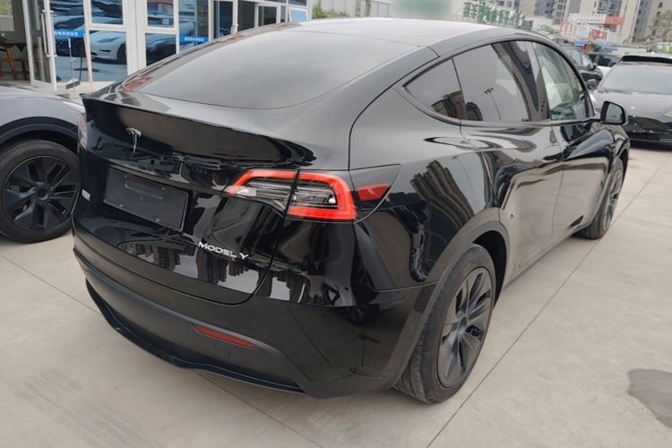 Used Tesla Model Y 2023 Rear-Wheel-Drive Version Rear Right 45 Deg