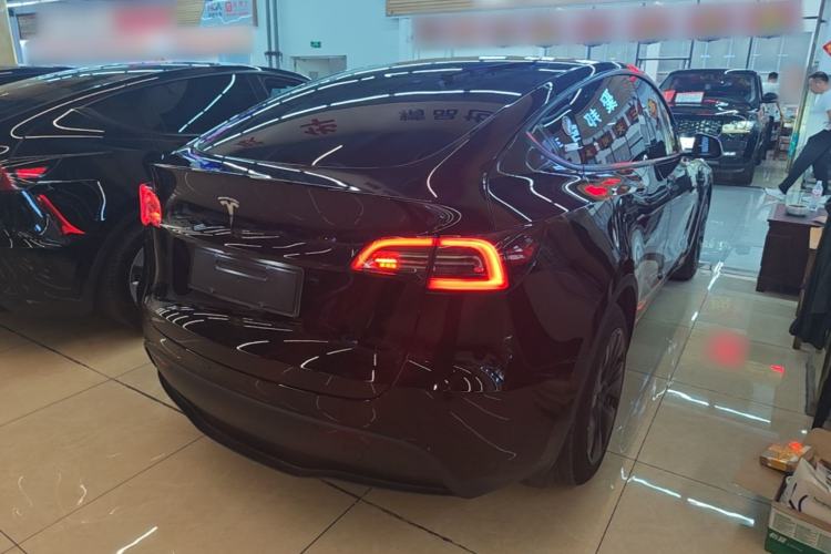 Used Tesla Model Y 2023 Rear-Wheel-Drive Version Rear Right 45 Deg