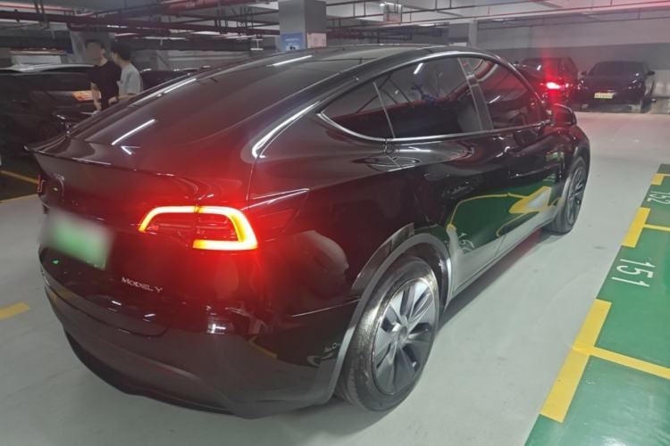 Used Tesla Model Y 2023 Rear-Wheel-Drive Version Rear Right 45 Deg