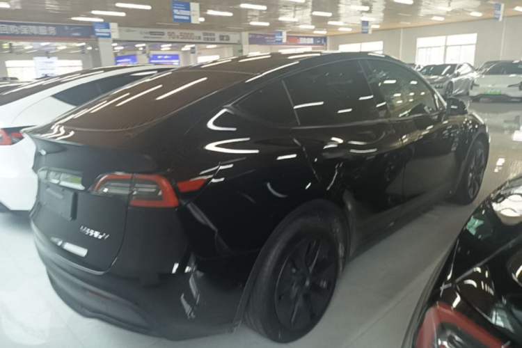Used Tesla Model Y 2023 Rear-Wheel-Drive Version Rear Right 45 Deg