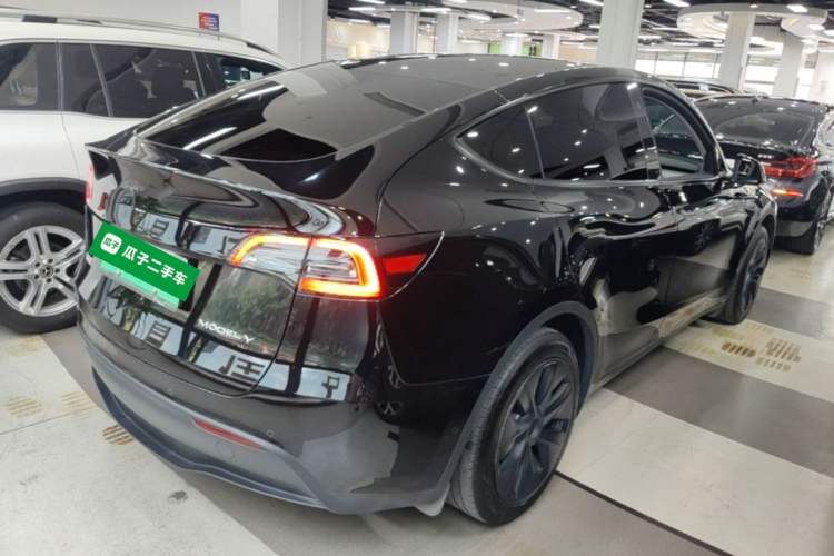 Used Tesla Model Y 2023 Rear-Wheel-Drive Version Rear Right 45 Deg