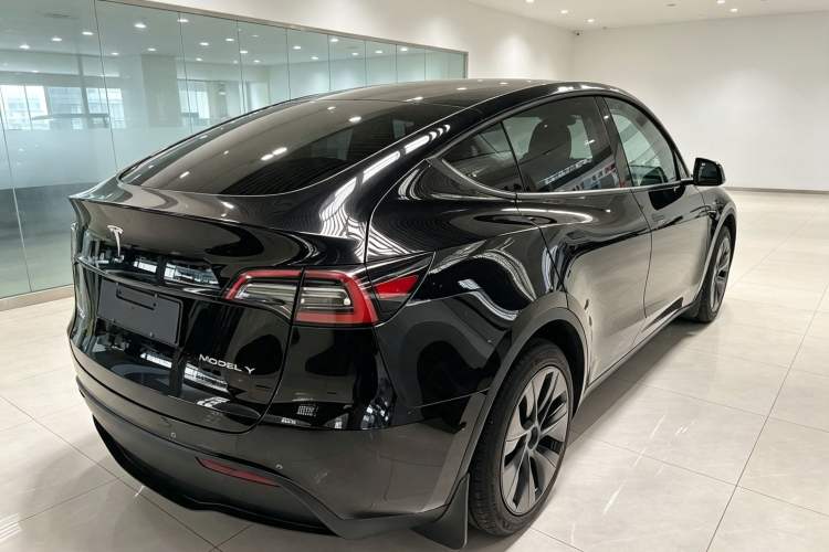 Used Tesla Model Y 2023 Rear-Wheel-Drive Version Rear Right 45 Deg
