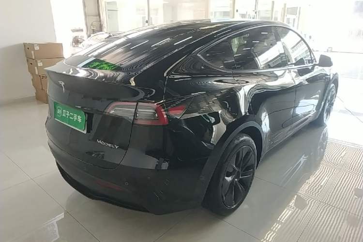 Used Tesla Model Y 2023 Rear-Wheel-Drive Version Rear Right 45 Deg