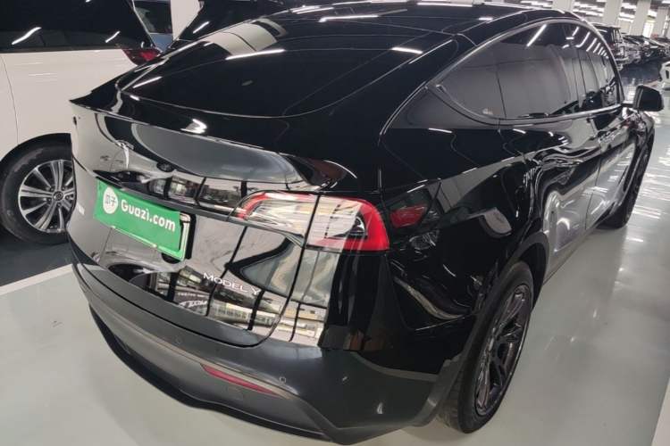 Used Tesla Model Y 2023 Rear-Wheel-Drive Version Rear Right 45 Deg