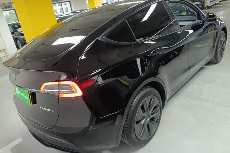 Used Tesla Model Y 2023 Rear-Wheel-Drive Version Rear Right 45 Deg