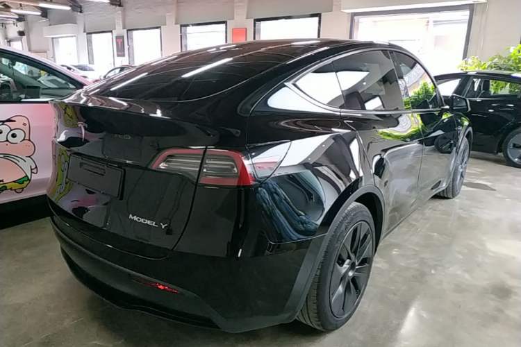 Used Tesla Model Y 2023 Rear-Wheel-Drive Version Rear Right 45 Deg