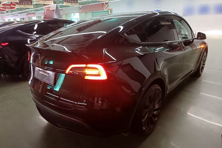 Used Tesla Model Y 2023 Rear-Wheel-Drive Version Rear Right 45 Deg