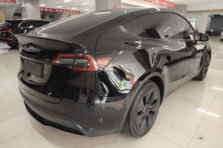 Used Tesla Model Y 2023 Rear-Wheel-Drive Version Rear Right 45 Deg
