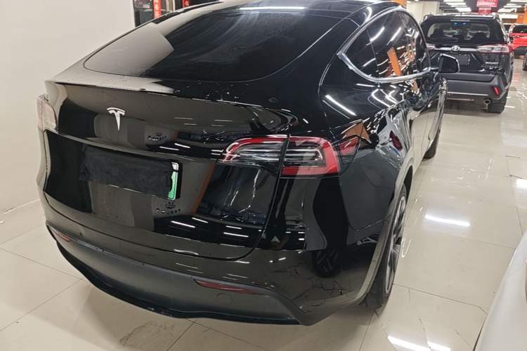 Used Tesla Model Y 2023 Rear-Wheel-Drive Version Rear Right 45 Deg