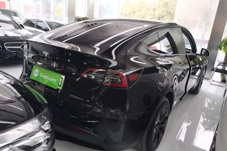 Used Tesla Model Y 2023 Rear-Wheel-Drive Version Rear Right 45 Deg