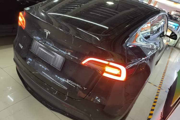 Used Tesla Model Y 2023 Rear-Wheel-Drive Version Rear Right 45 Deg