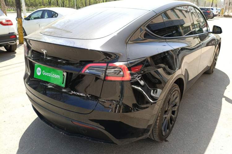 Used Tesla Model Y 2023 Rear-Wheel-Drive Version Rear Right 45 Deg