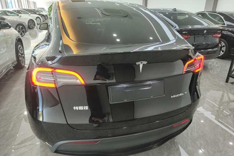 Used Tesla Model Y 2023 Long-Range All-Wheel-Drive Version Rear