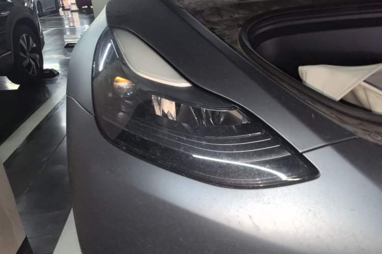 Used Tesla Model Y 2023 Rear-Wheel-Drive Version Right Front Headlight