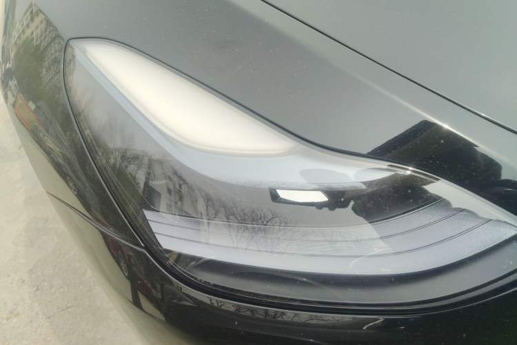 Used Tesla Model Y 2023 Long-Range All-Wheel-Drive Version Right Front Headlight