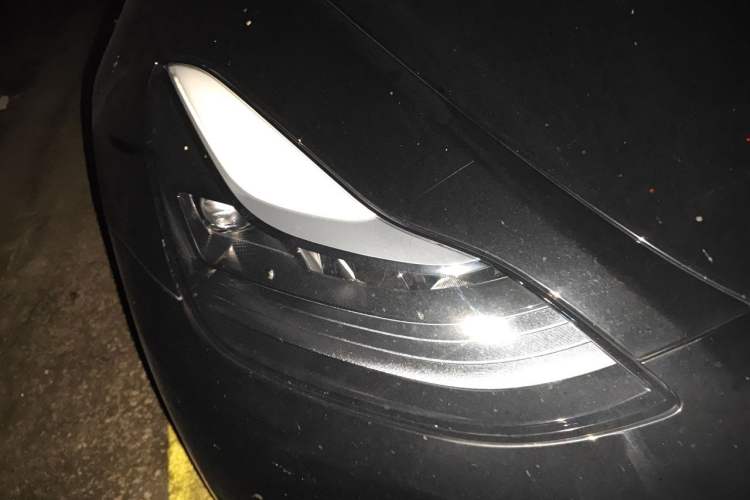 Used Tesla Model Y 2023 Long-Range All-Wheel-Drive Version Right Front Headlight