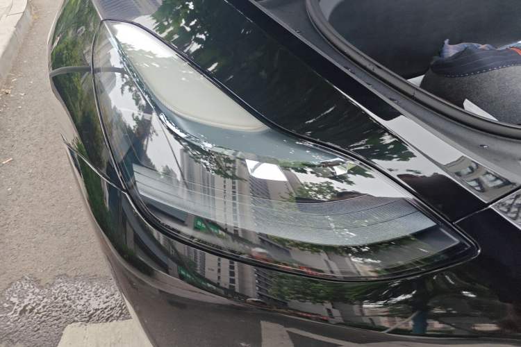 Used Tesla Model Y 2023 Long-Range All-Wheel-Drive Version Right Front Headlight