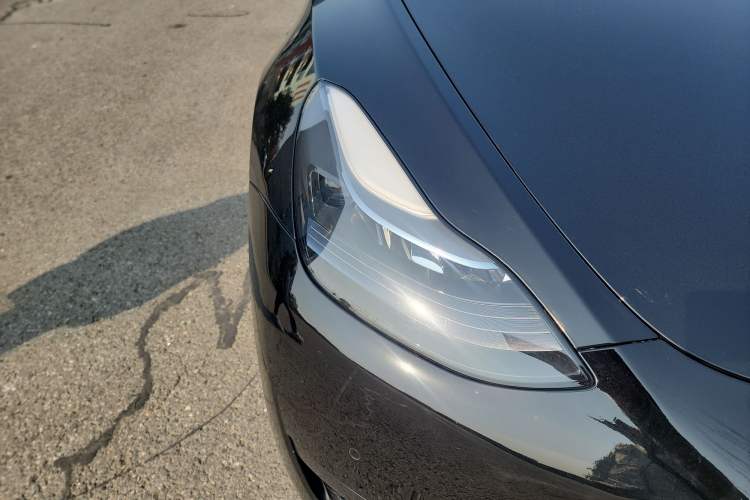 Used Tesla Model Y 2023 Rear-Wheel-Drive Version Right Front Headlight